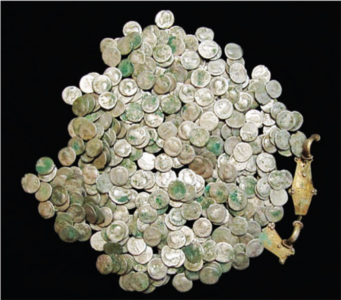 монетно-вещевой клад